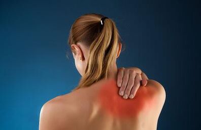 Back pain in women's shoulder blades