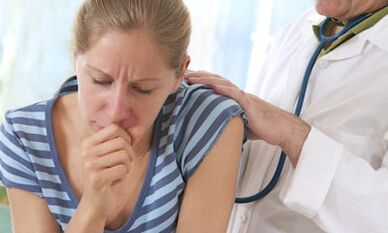 Doctor examines patient with sharp pain in shoulder blade when coughing
