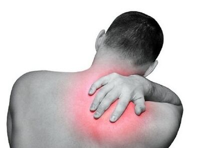 Pain in the right shoulder blade in men