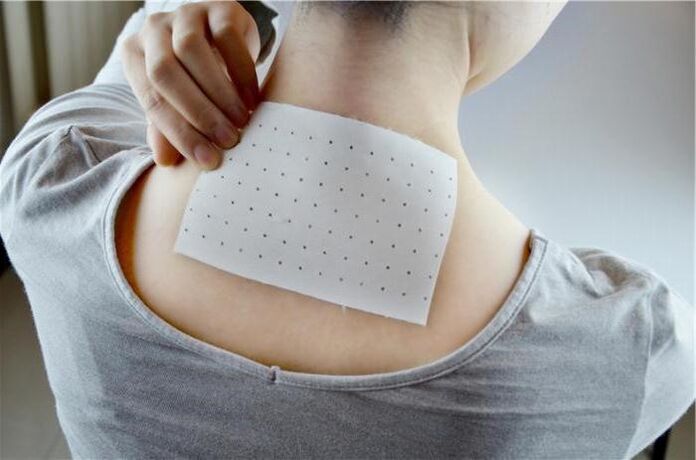 Normally, applying back pain patches does not cause any difficulties. 