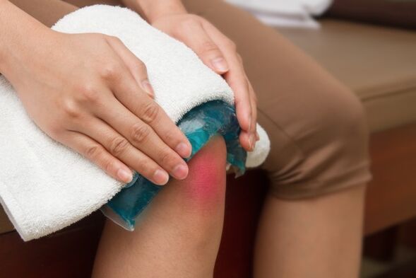 Compression therapy on the knee joint to relieve pain